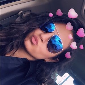 Meet your Posher, Karina